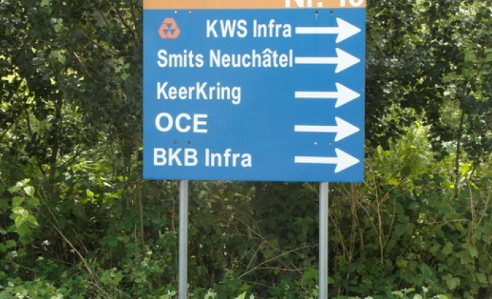 Keerkring toegang 3.JPG