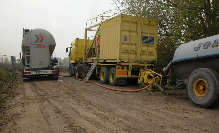 Vullen met watertank.jpg
